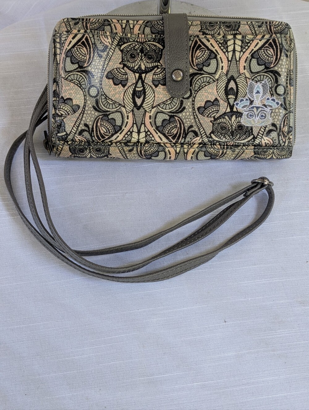 sakroots Wristlet Crossbody Bag in Gray and Cream - Owl Decorative Pattern